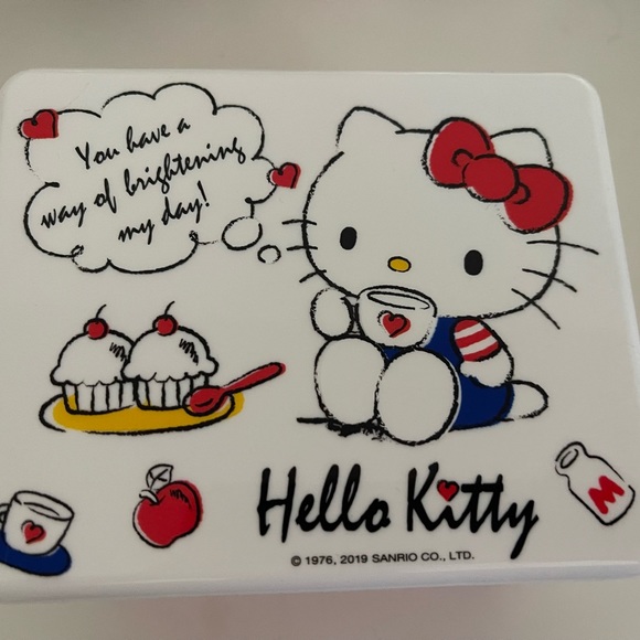 Hello kitty basket - Picture 2 of 3